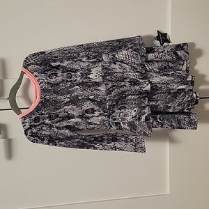 New girls size 5 long sleeve snake print dress